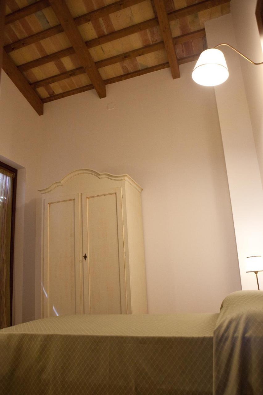 Residence Colle Veroni Mosciano SantʼAngelo Buitenkant foto